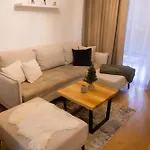 Διαμέρισμα Ali - Garage Included
