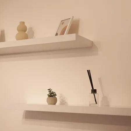 Ali - Garage Included