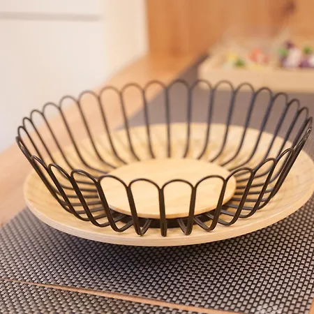 Ali - Garage Included